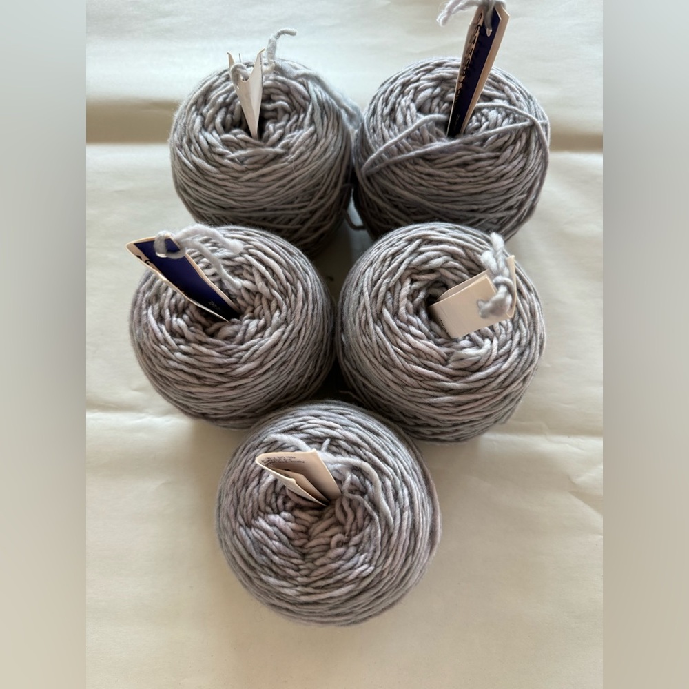 NWT Lot of 5 skeins Malabrigo Worsted Pure Merino Wool Yarn Wound color 36 Pearl